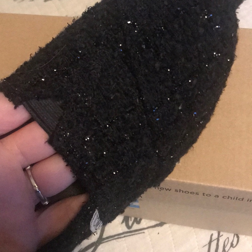 Toms - Picture 3 of 3